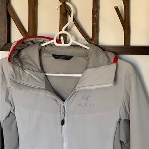 Arc’teryx puffy grey and pink trim size M